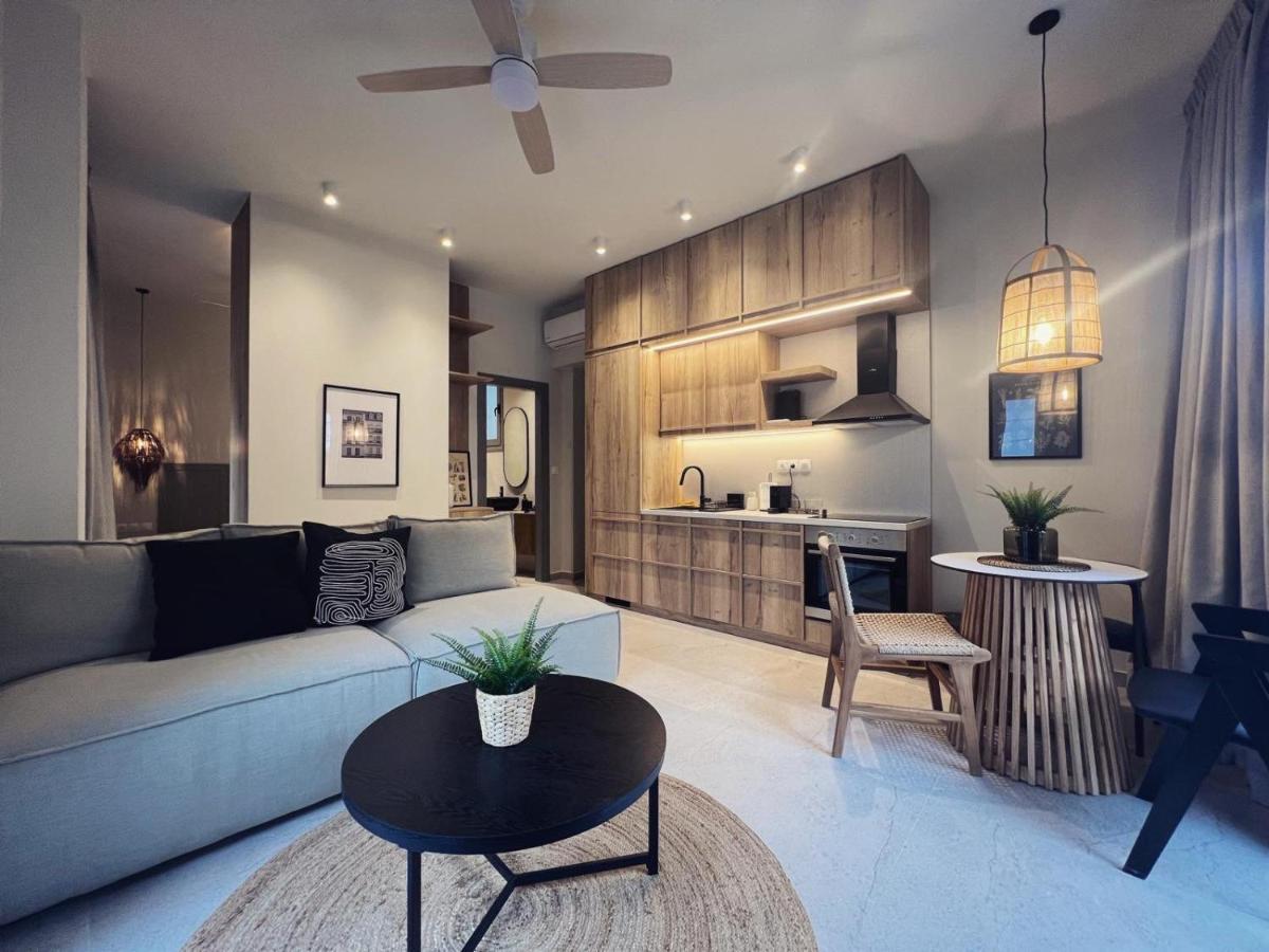 Luxurious Wooden Detail Flat In City Center Chalkís Exterior foto